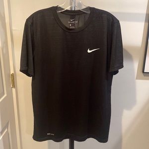 Men’s Nike Dri-Fit fitness tee sz medium